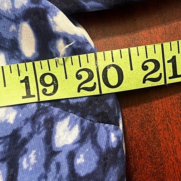 Michael Michael Kors Blue and White Ombre Tunic Blouse 6 Silver Logo - Picture 8 of 9